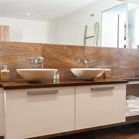 Madrugada, Beachside In Costabella