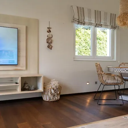 Villa Madrugada, Beachside In Costabella *