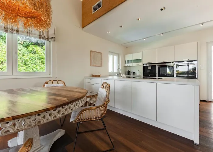 Madrugada, Beachside In Costabella Marbella