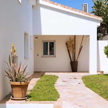 Madrugada, Beachside In Costabella Villa