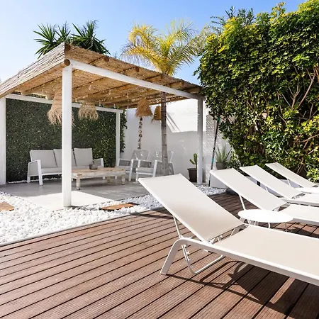 Madrugada, Beachside In Costabella Villa