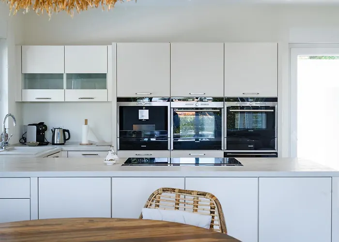 Villa Madrugada, Beachside In Costabella *