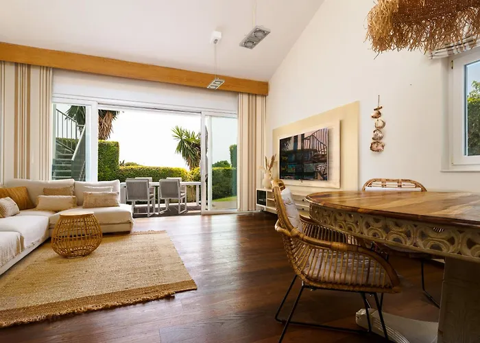 Madrugada, Beachside In Costabella Villa